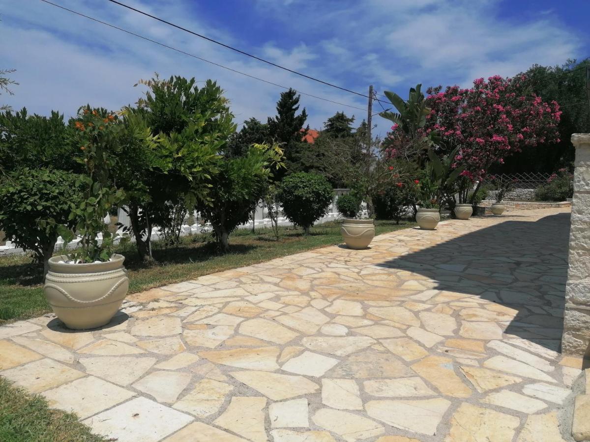 ארילס Makis Apartments מראה חיצוני תמונה
