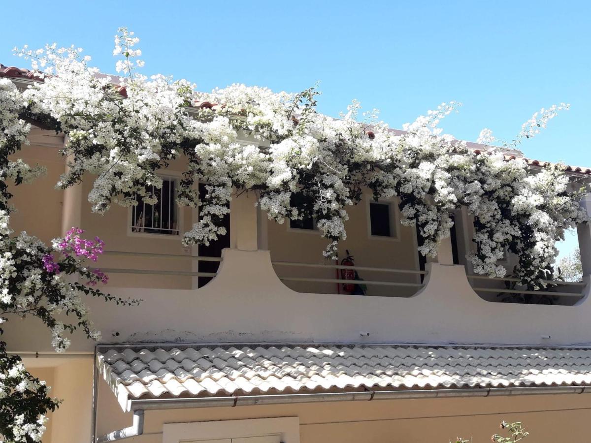 ארילס Makis Apartments מראה חיצוני תמונה