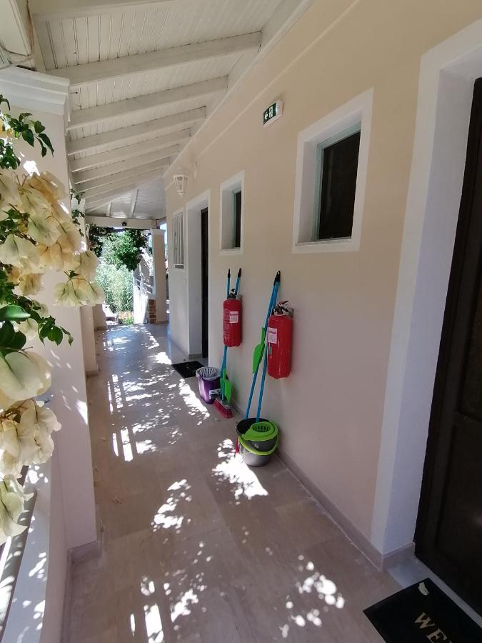 ארילס Makis Apartments מראה חיצוני תמונה
