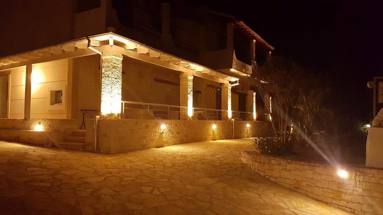 ארילס Makis Apartments מראה חיצוני תמונה